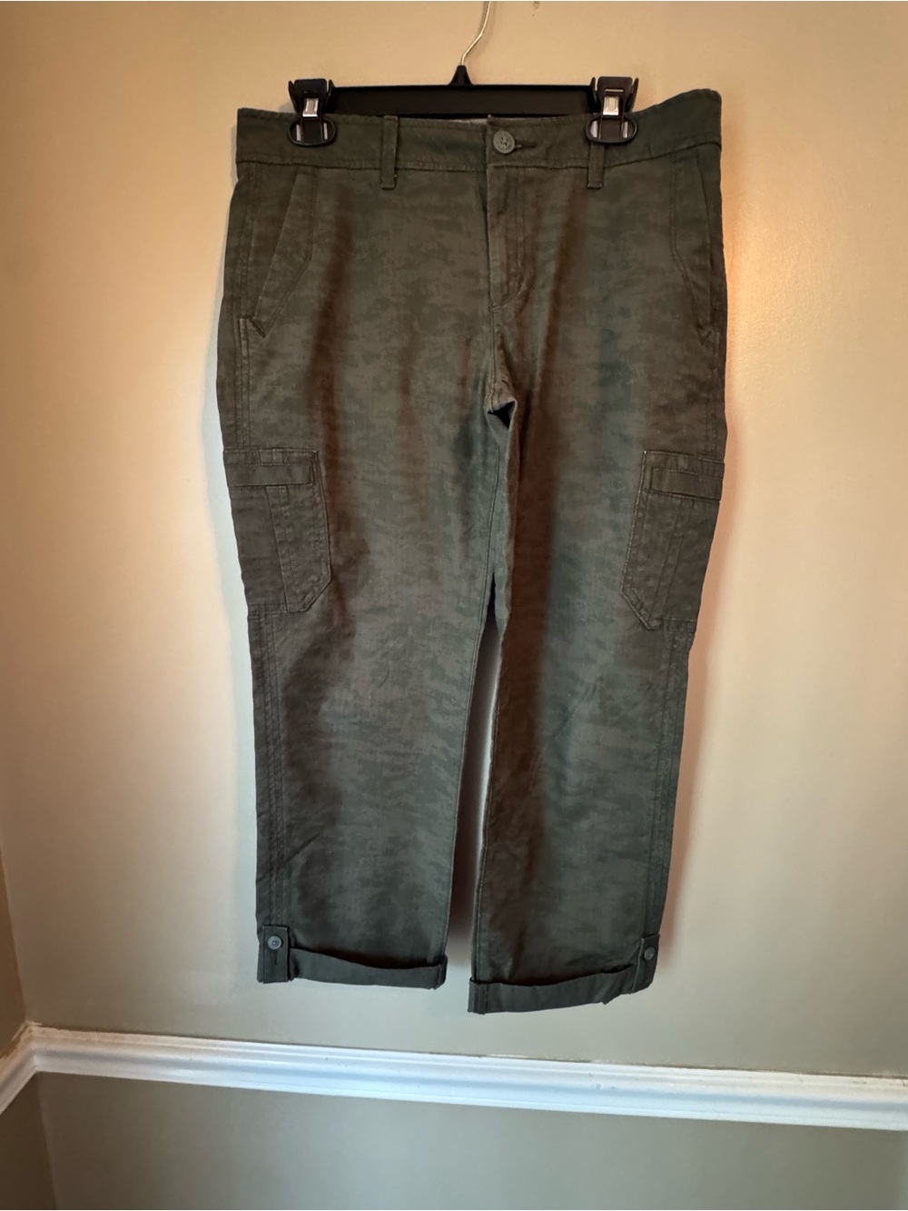 Eddie Bauer Army Green Cargo Capris